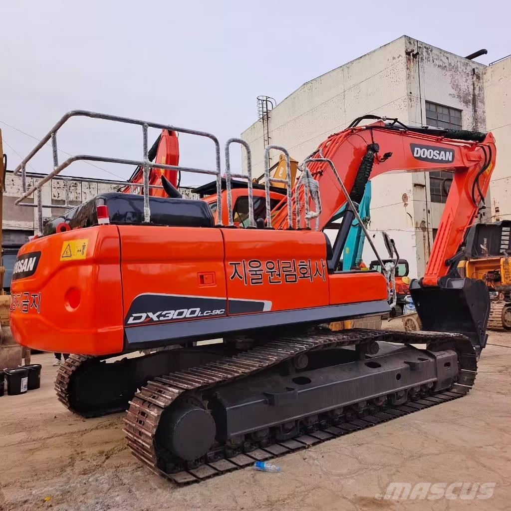 Doosan DX 300 履帶式 挖土機/掘鑿機/挖掘機