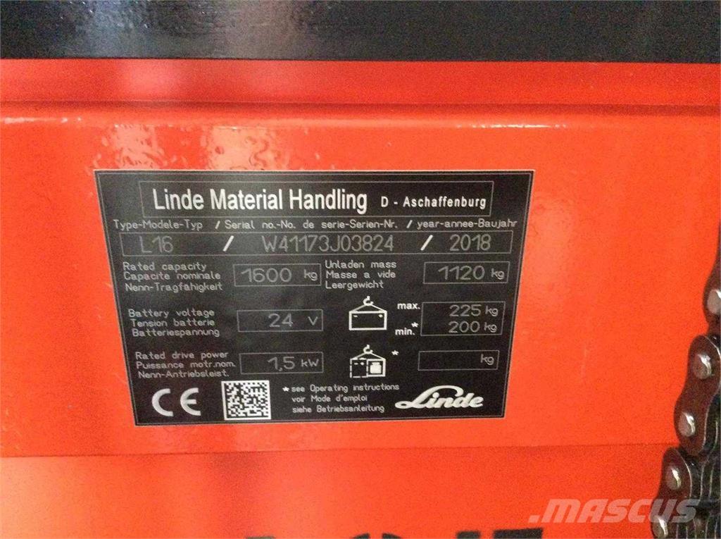 Linde L16 自走式堆積機