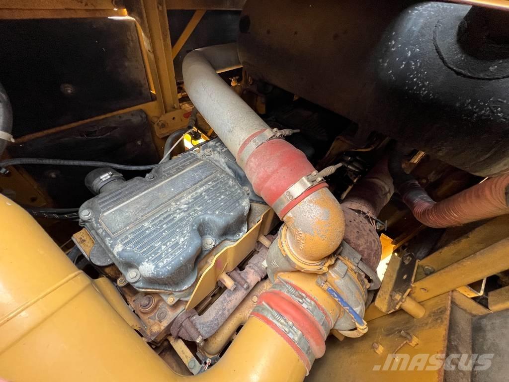 CAT 824H 輪式推土機