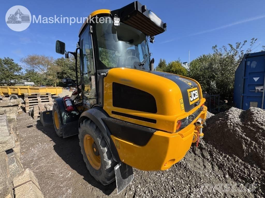 JCB 409 輪胎式裝載機