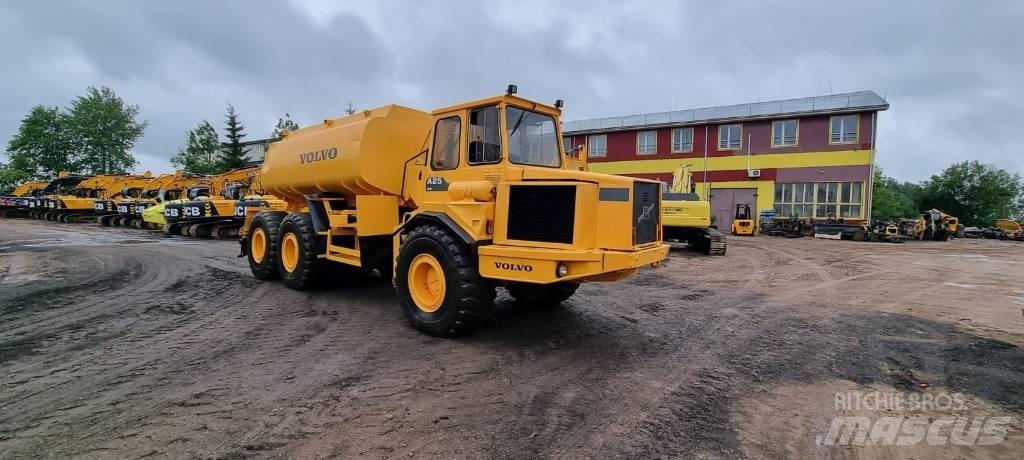 Volvo A 25 C 6x6 鉸接式起吊車