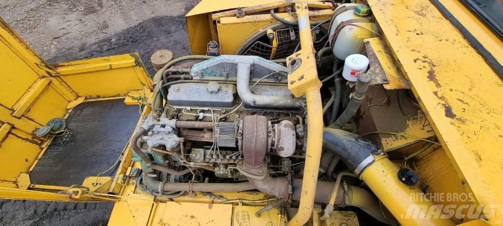 Volvo A 25 C 6x6 鉸接式起吊車