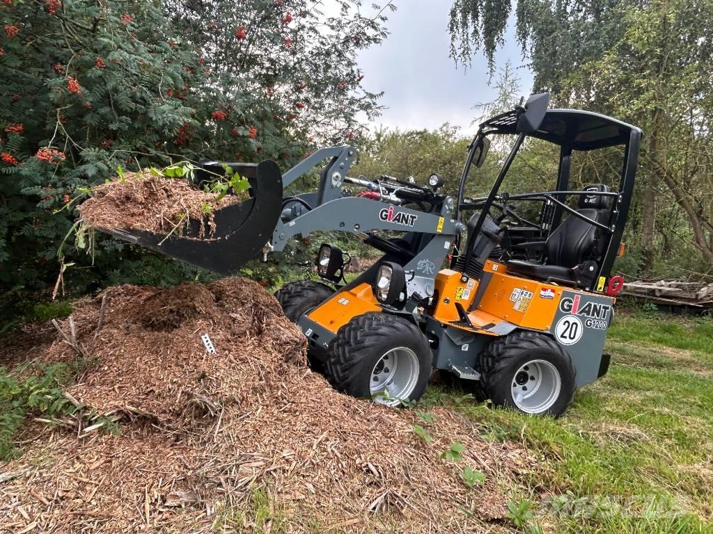 GiANT G 1200 小型裝載機