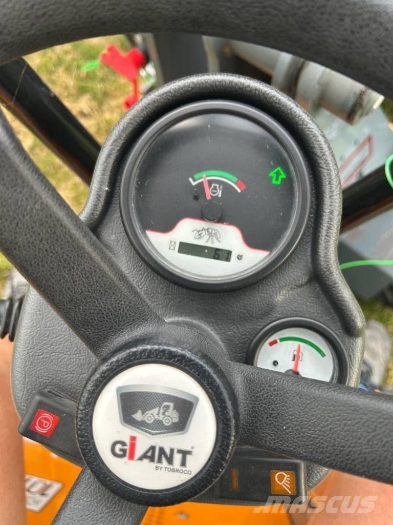GiANT G 1200 小型裝載機
