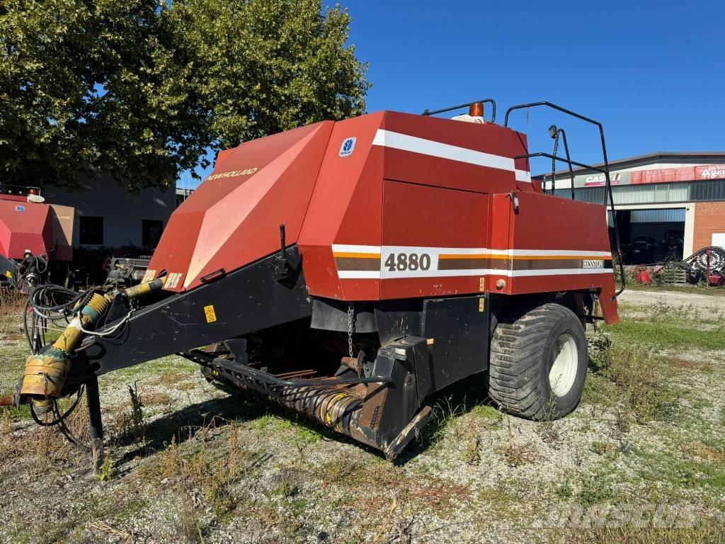 Hesston 4880 方形打捆機