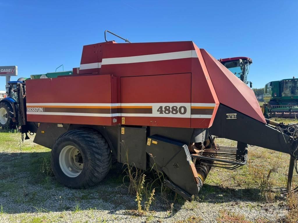 Hesston 4880 方形打捆機