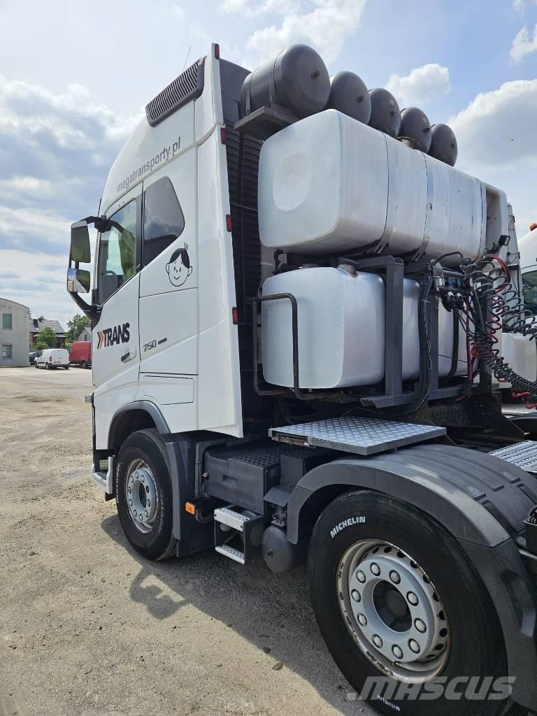 Volvo FH16 750KM 8x4 曳引機組件