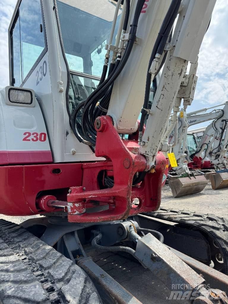 Takeuchi TB 230 小型挖土機/掘鑿機<7t(小型挖掘機)