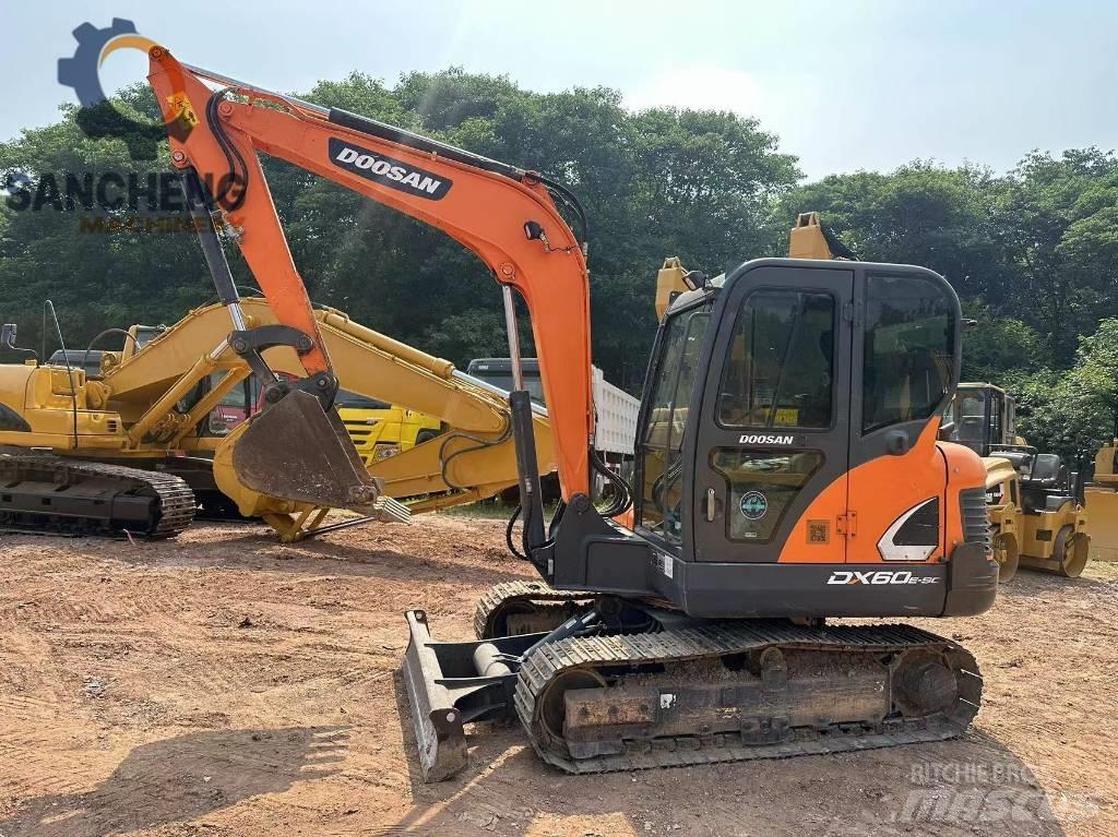 Doosan DX 60 小型挖土機/掘鑿機<7t(小型挖掘機)