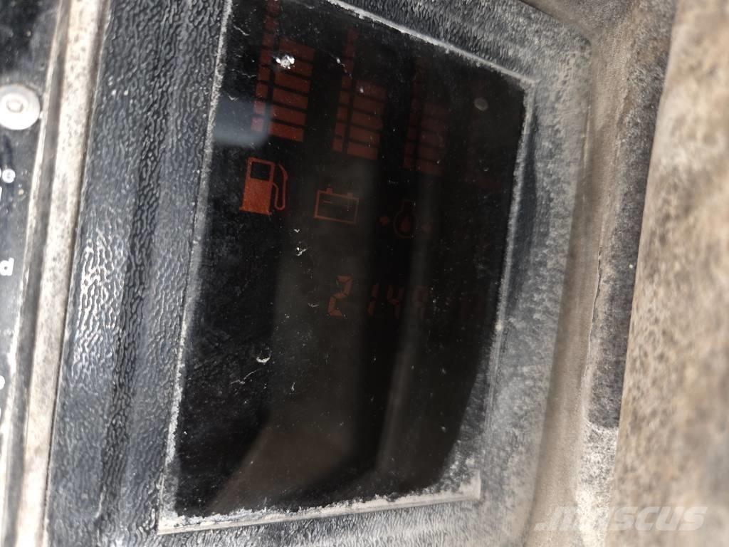 Bobcat 763 滑移轉向裝載機