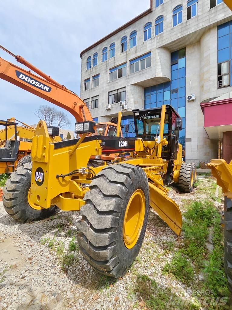 CAT 120 H 平土機