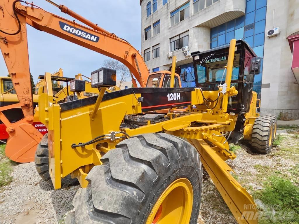 CAT 120 H 平土機