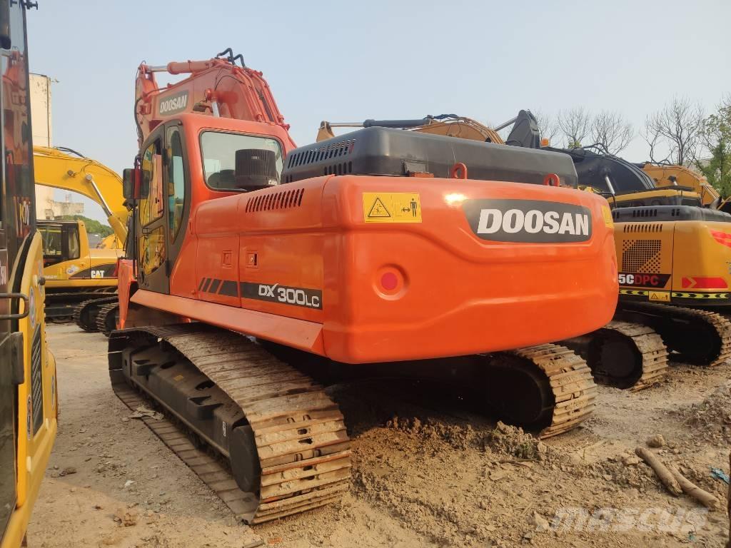 Doosan DX 300 履帶式 挖土機/掘鑿機/挖掘機