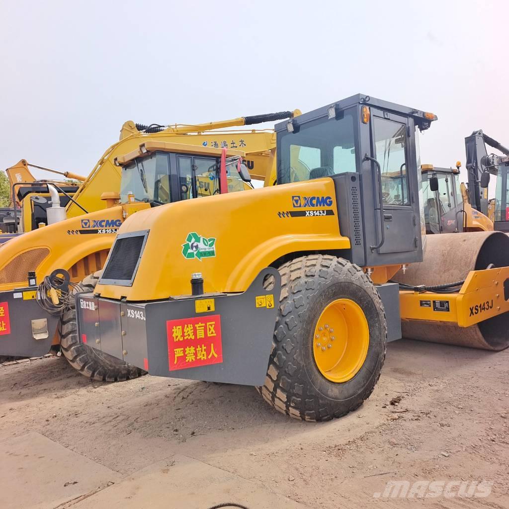 XCMG XS 143 J 單輪滾壓機