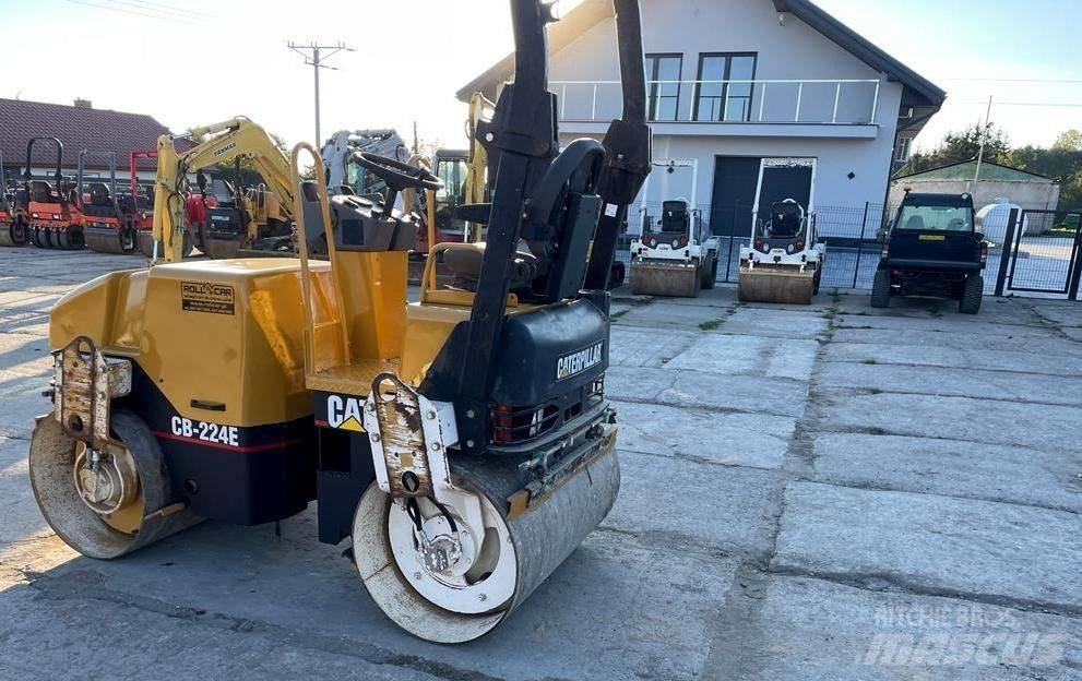 CAT CB 224 E 雙輪滾壓機