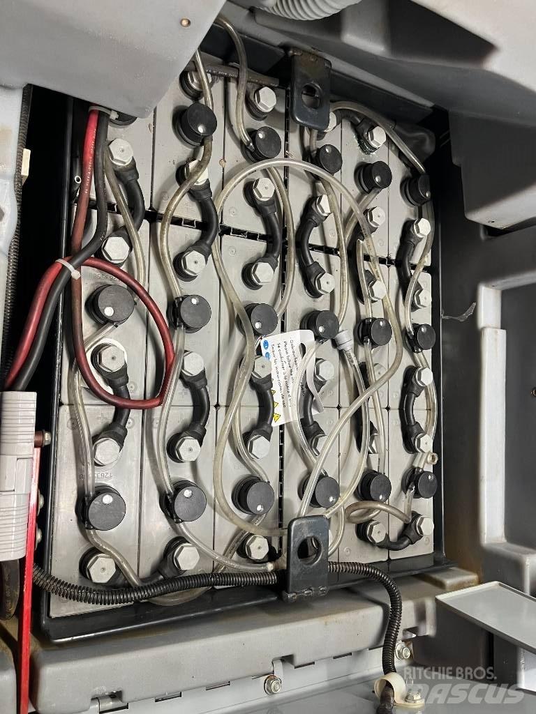 Nilfisk BR 800 S 洗地吸乾機