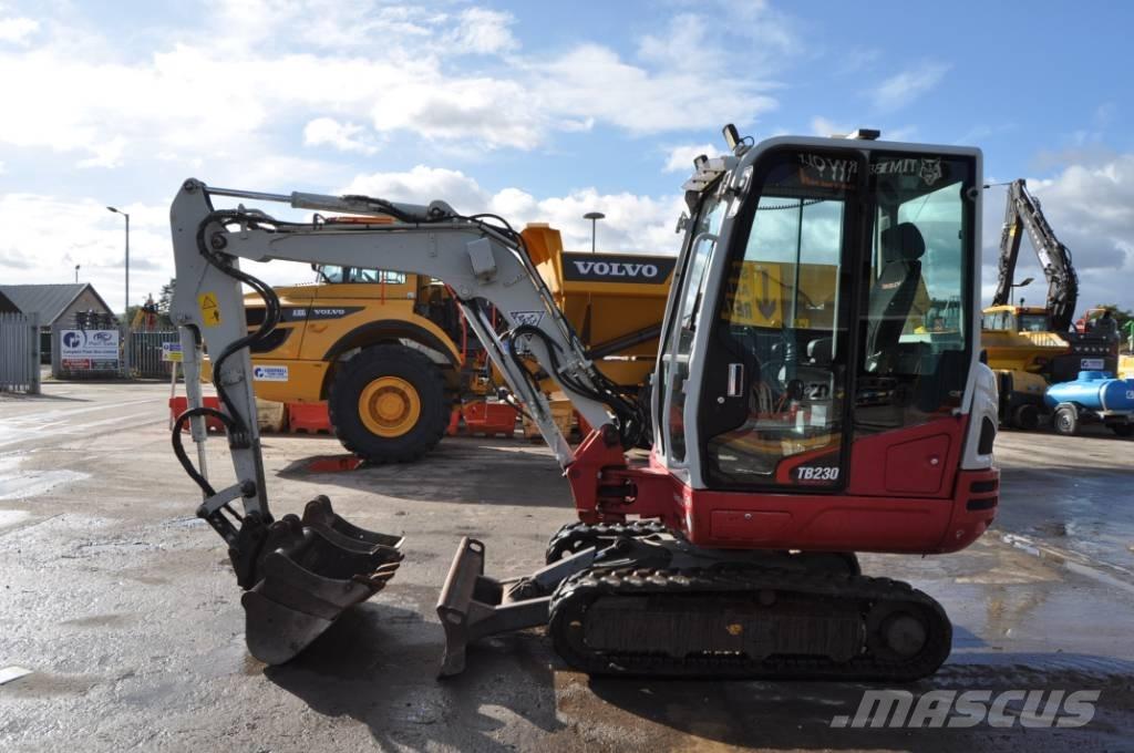 Takeuchi TB 230 小型挖土機/掘鑿機<7t(小型挖掘機)