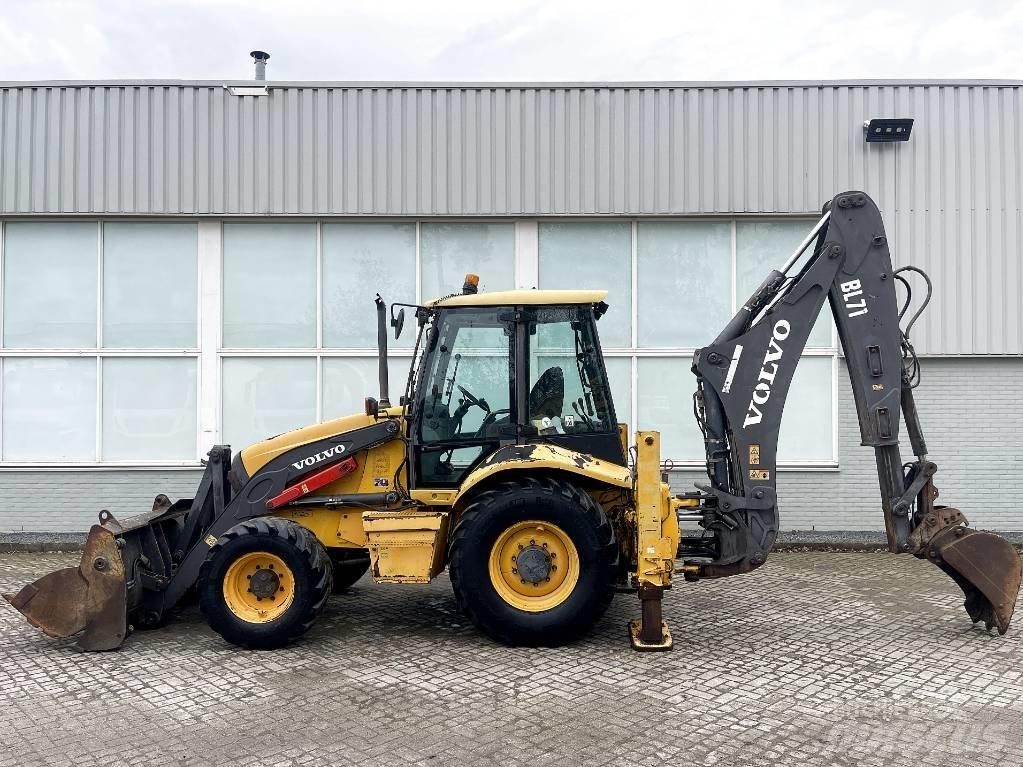 Volvo BL71 反鏟裝載機