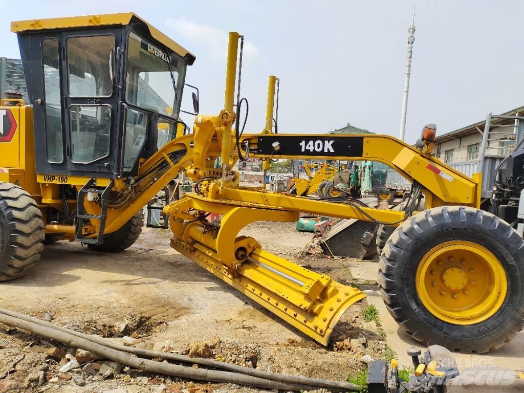 CAT 140 K 平土機