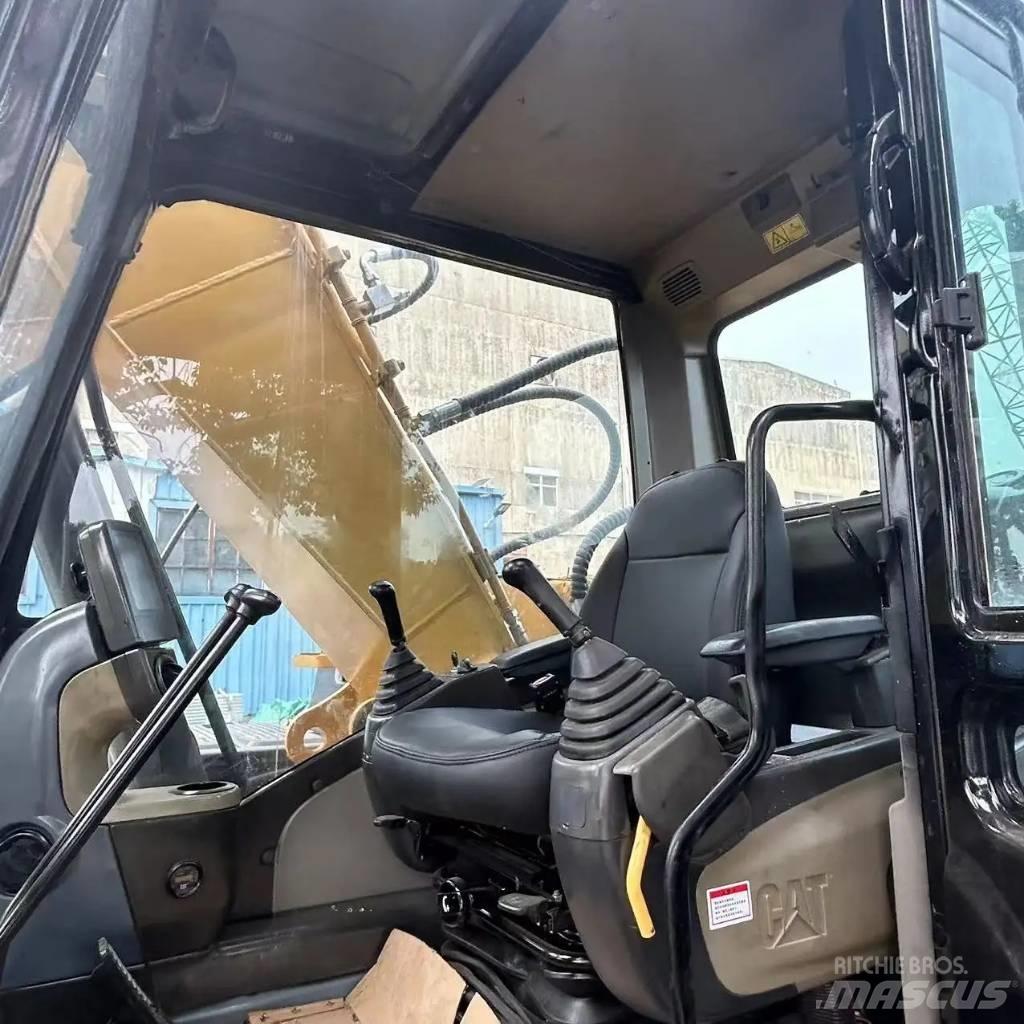 CAT 320 D2 履帶式 挖土機/掘鑿機/挖掘機
