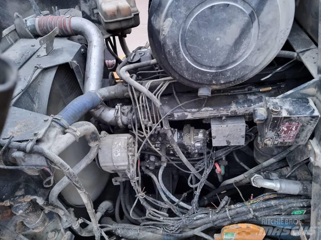 Moxy MT 31 6x6 鉸接式起吊車