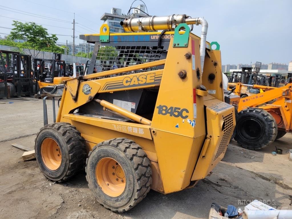 CASE 1845 C 滑移轉向裝載機