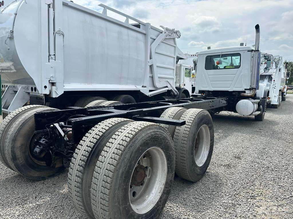 Mack CV 713 商用底盤車