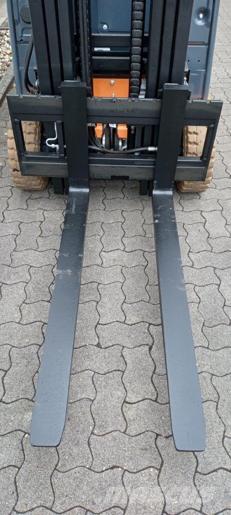 Toyota 8FBM16T 電動堆高機