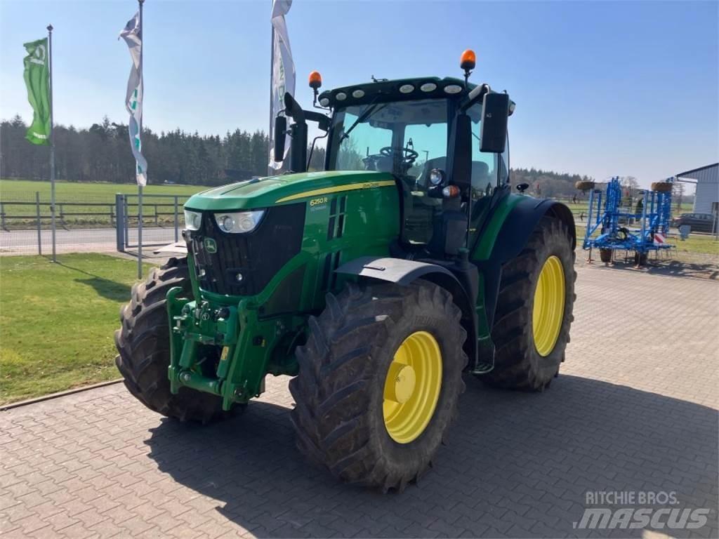 John Deere 6250R 曳引機