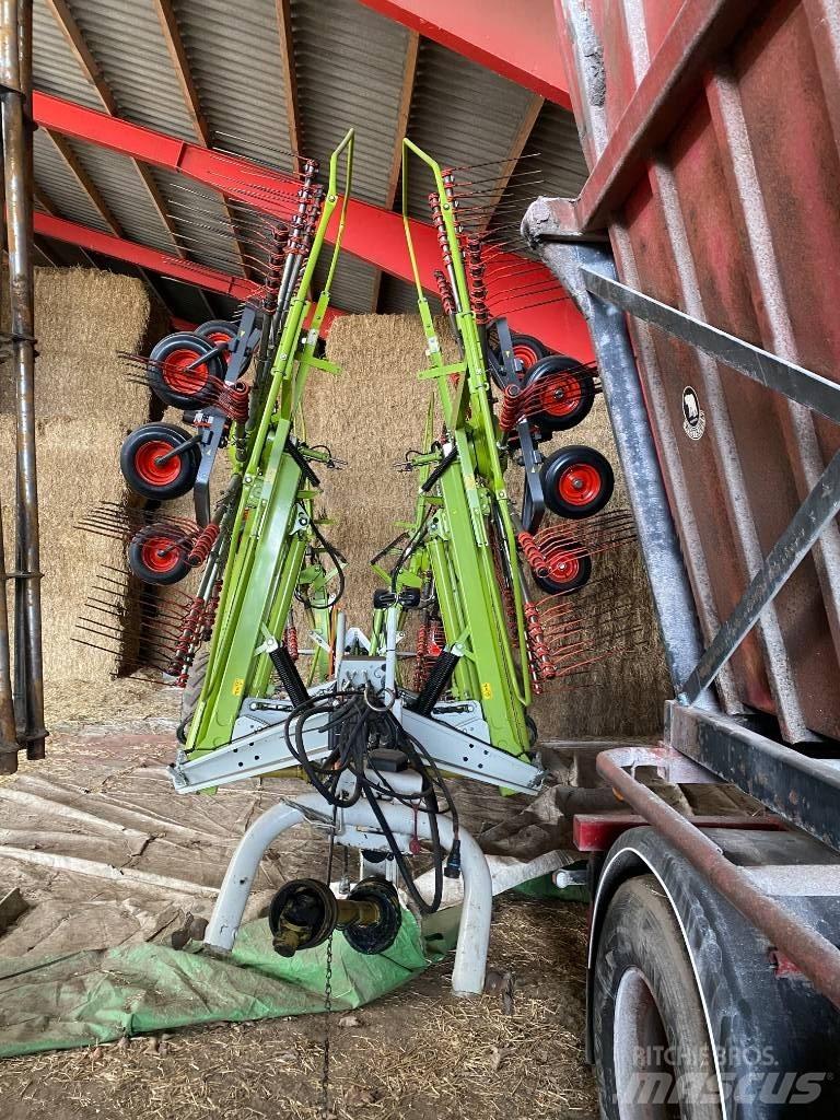 CLAAS Liner 3600 耙與翻草機