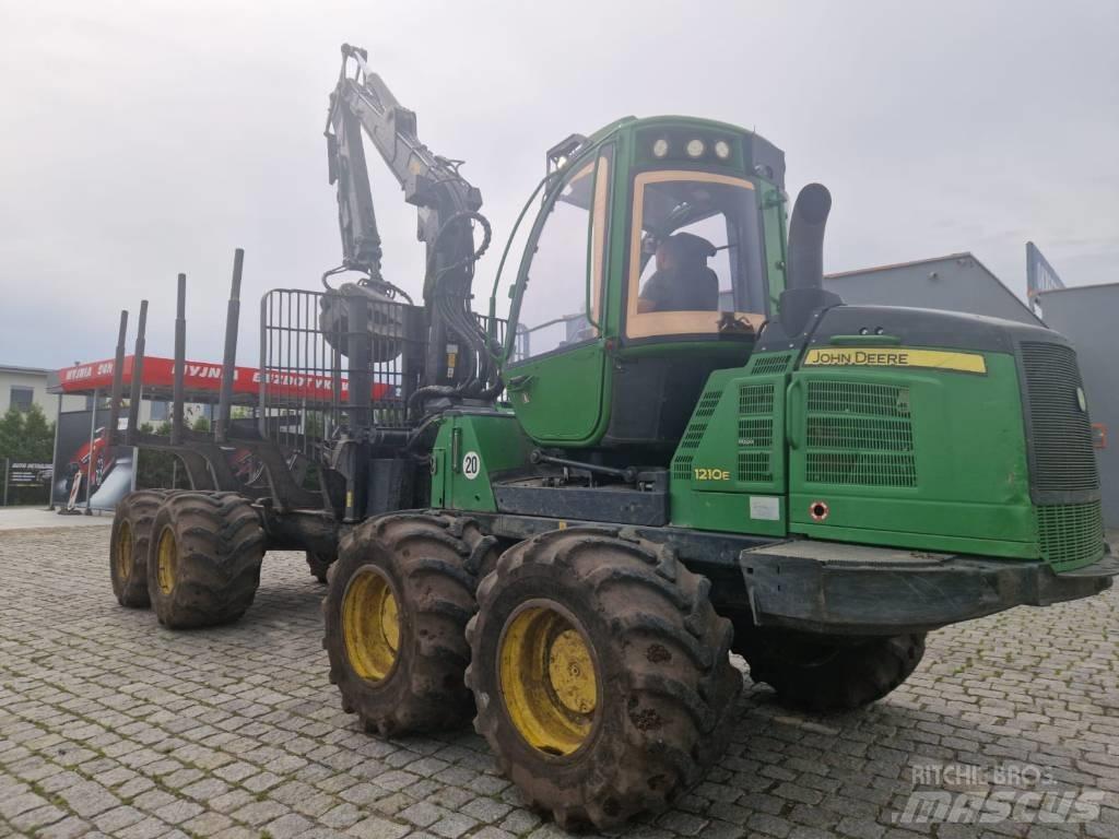 John Deere 1210 E 集運機