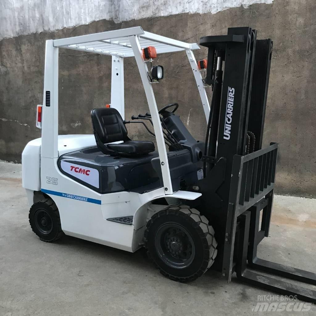 TCM 25 柴油卡車