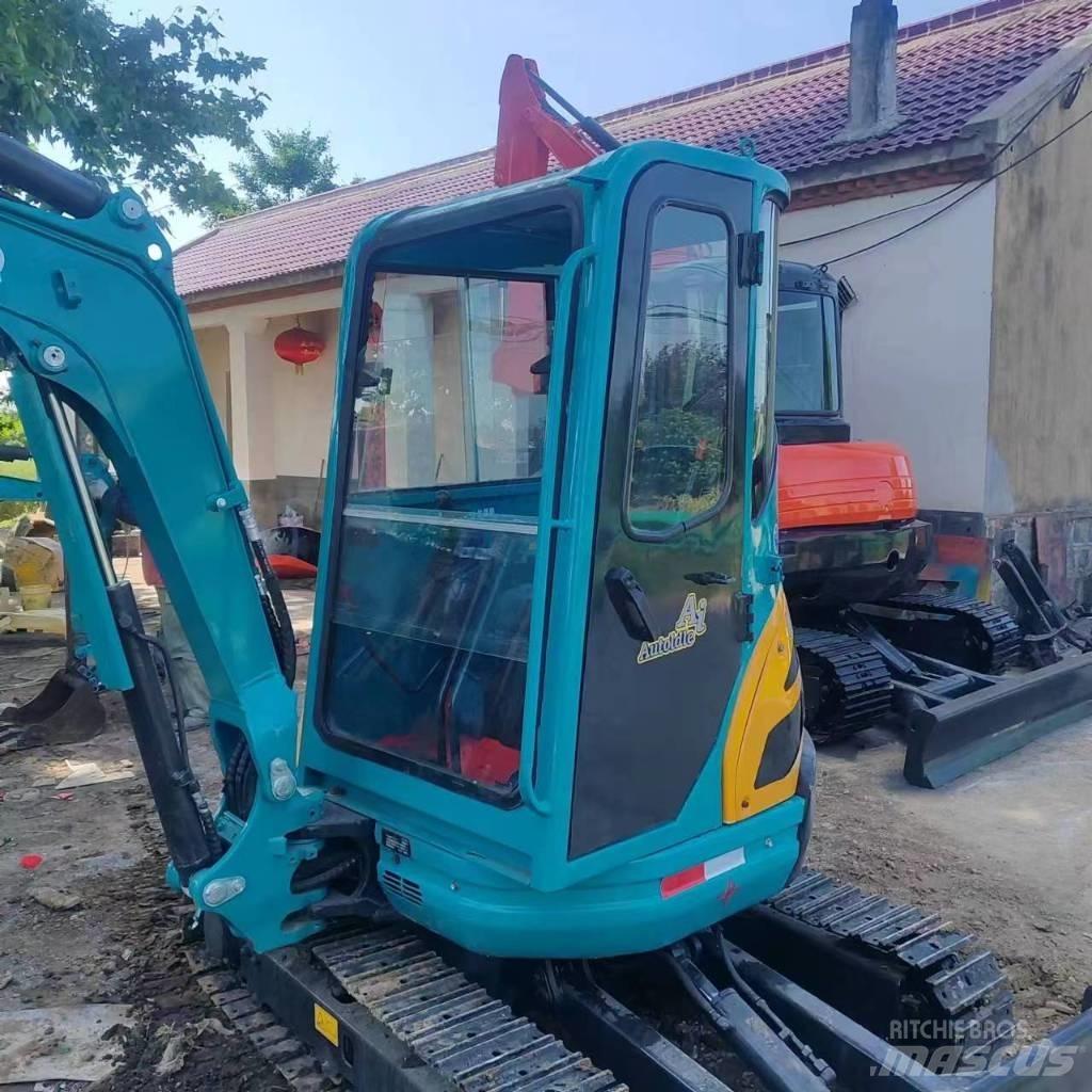 Kubota U 20 小型挖土機/掘鑿機<7t(小型挖掘機)