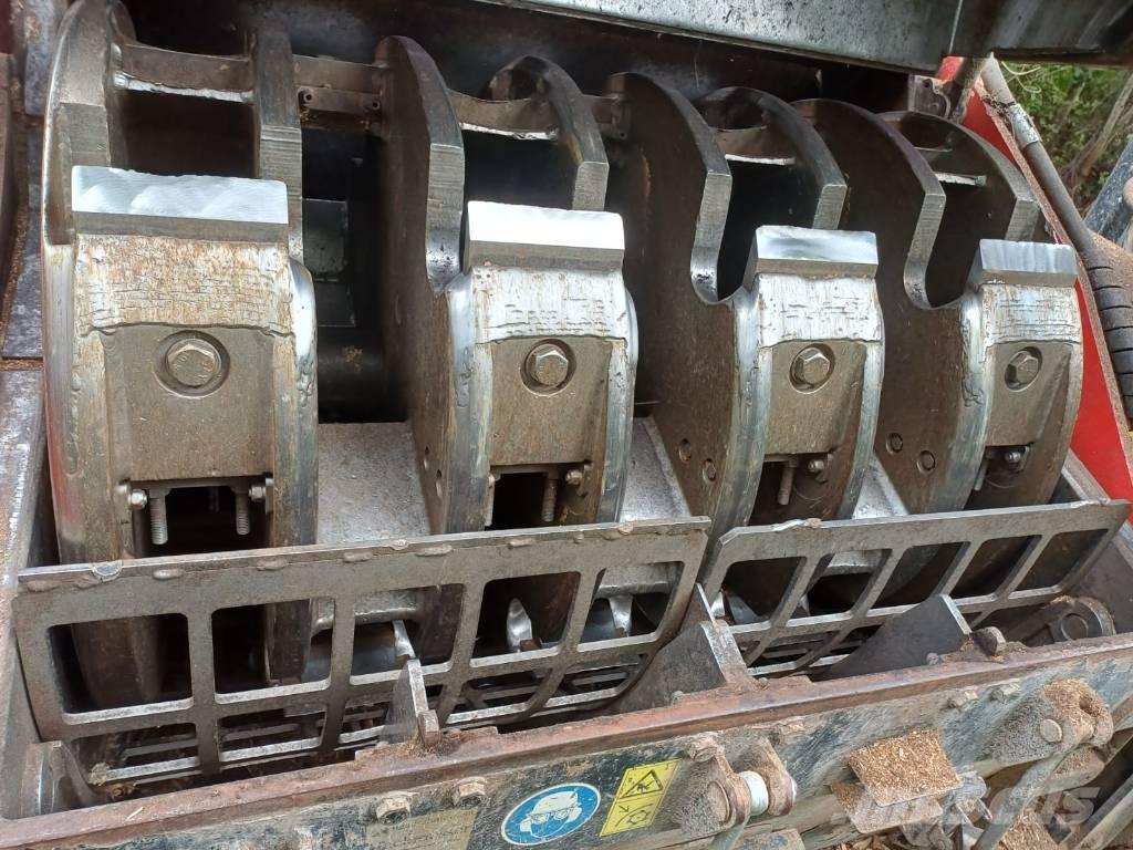 Mus-Max 11 集材機