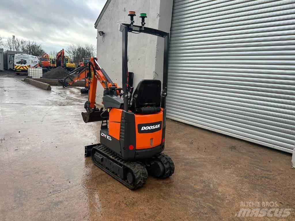 Doosan DX 10 Z 小型挖土機/掘鑿機<7t(小型挖掘機)