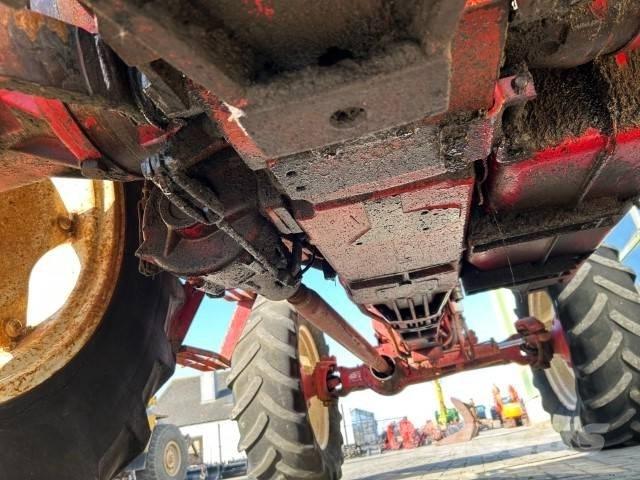 International 955 A 曳引機