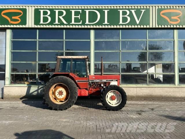 International 955 A 曳引機