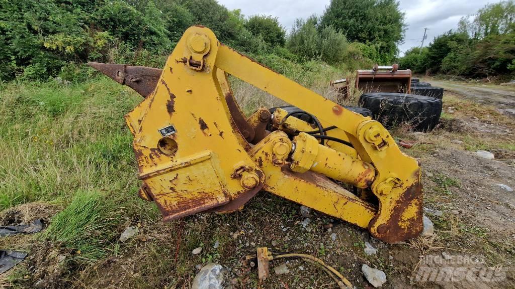Komatsu D85 底盤和懸架