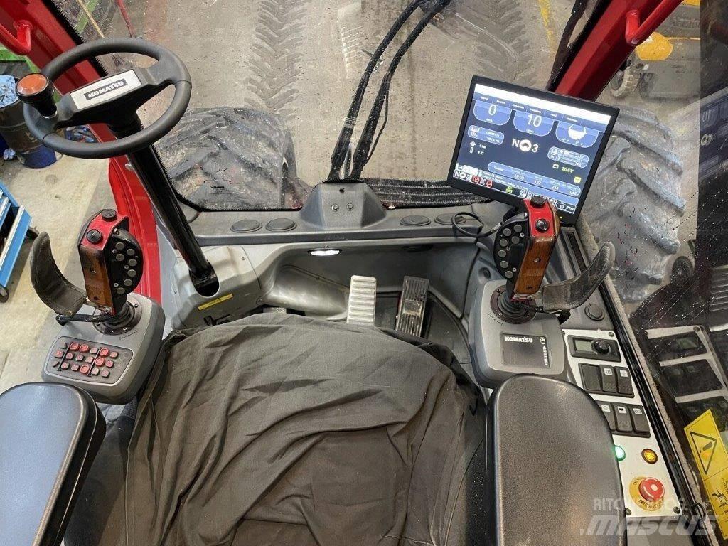 Komatsu 931 XC 收穫機
