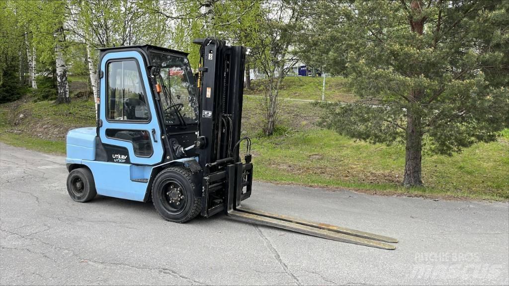 Utilev UT 30 PD 柴油卡車