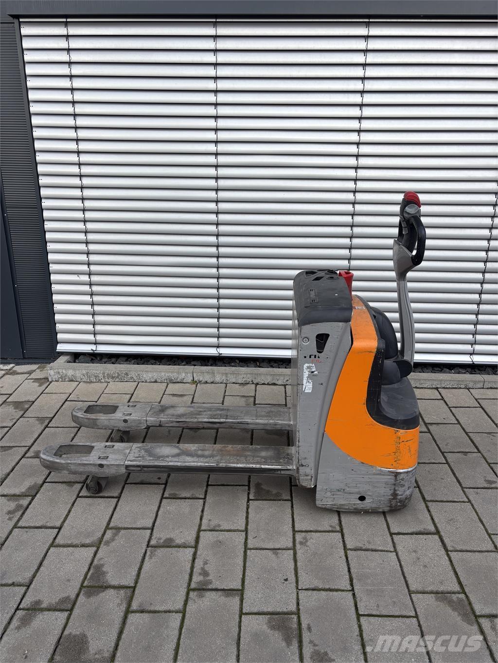 Still EXU16 行走控制式堆積機