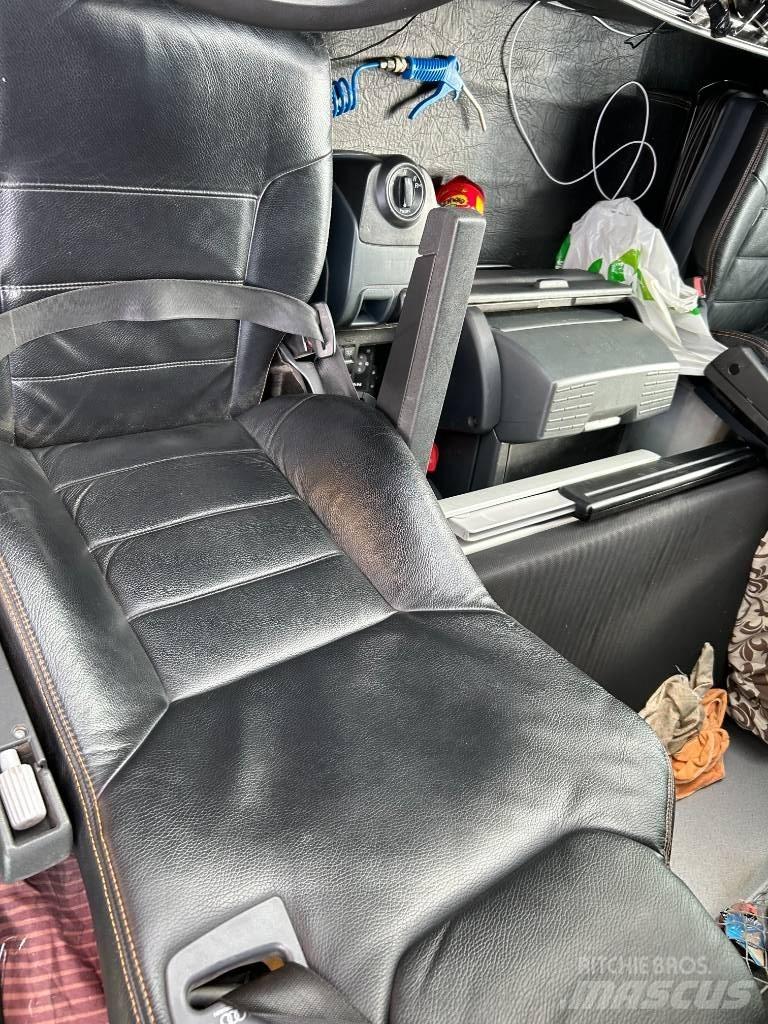 MAN TGX 18.480 XLX 曳引機組件