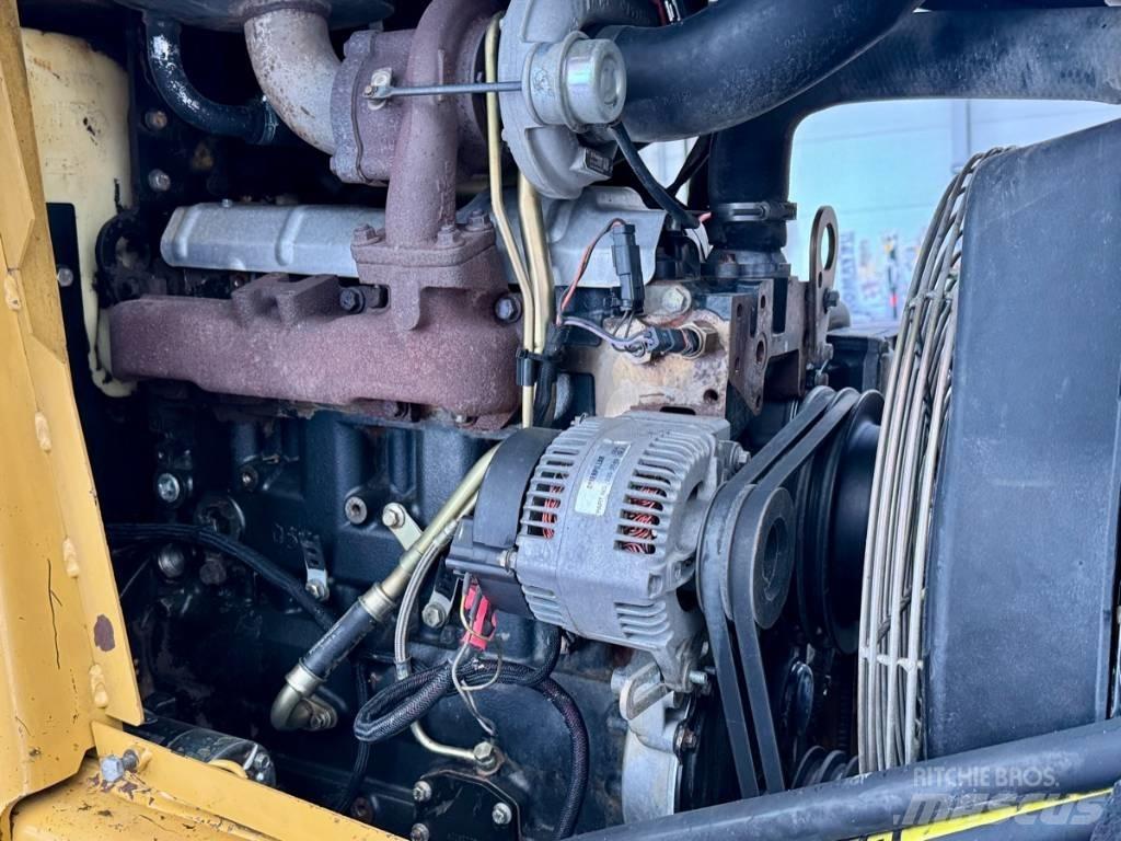 CAT 432 D 反鏟裝載機