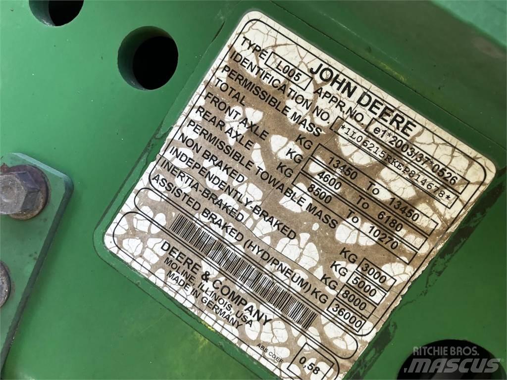 John Deere 6215R 曳引機