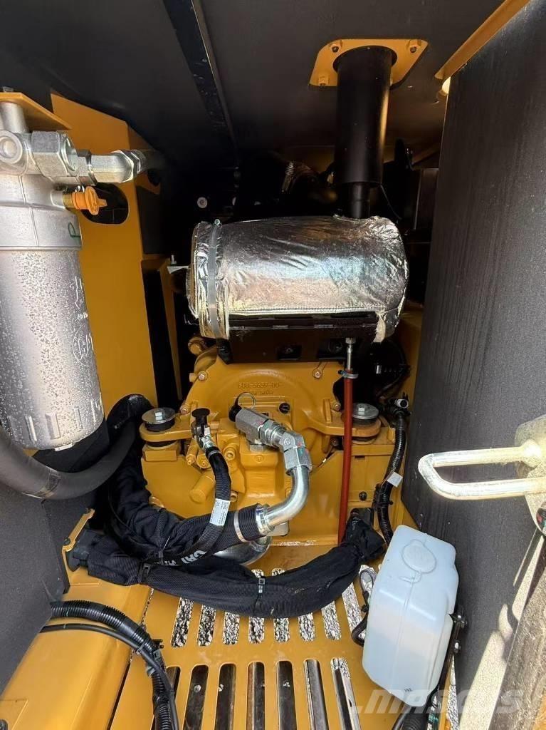 CAT 305.5 小型挖土機/掘鑿機<7t(小型挖掘機)