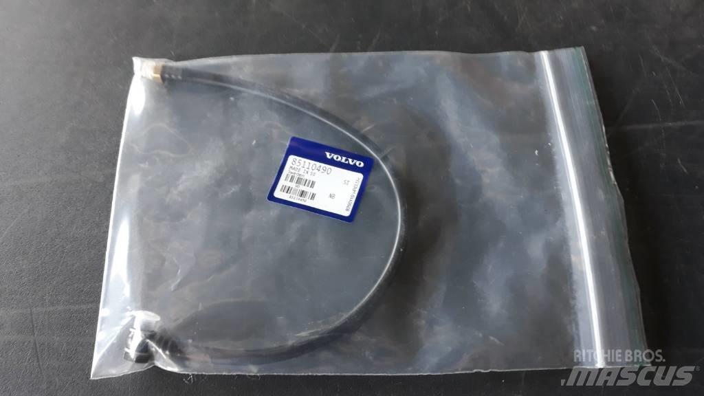 Volvo HOSE 85110490 駕駛室與內部