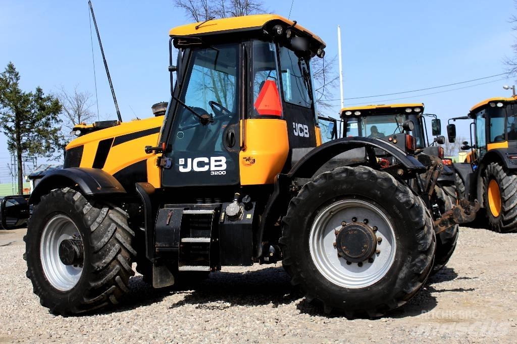 JCB Fastrac 3200 曳引機