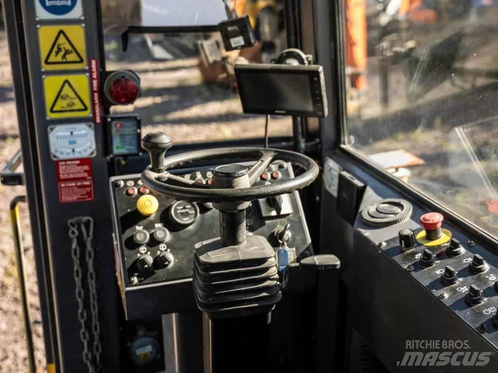 Atlas Copco XE3 C30 隧道和地下採礦鑽機