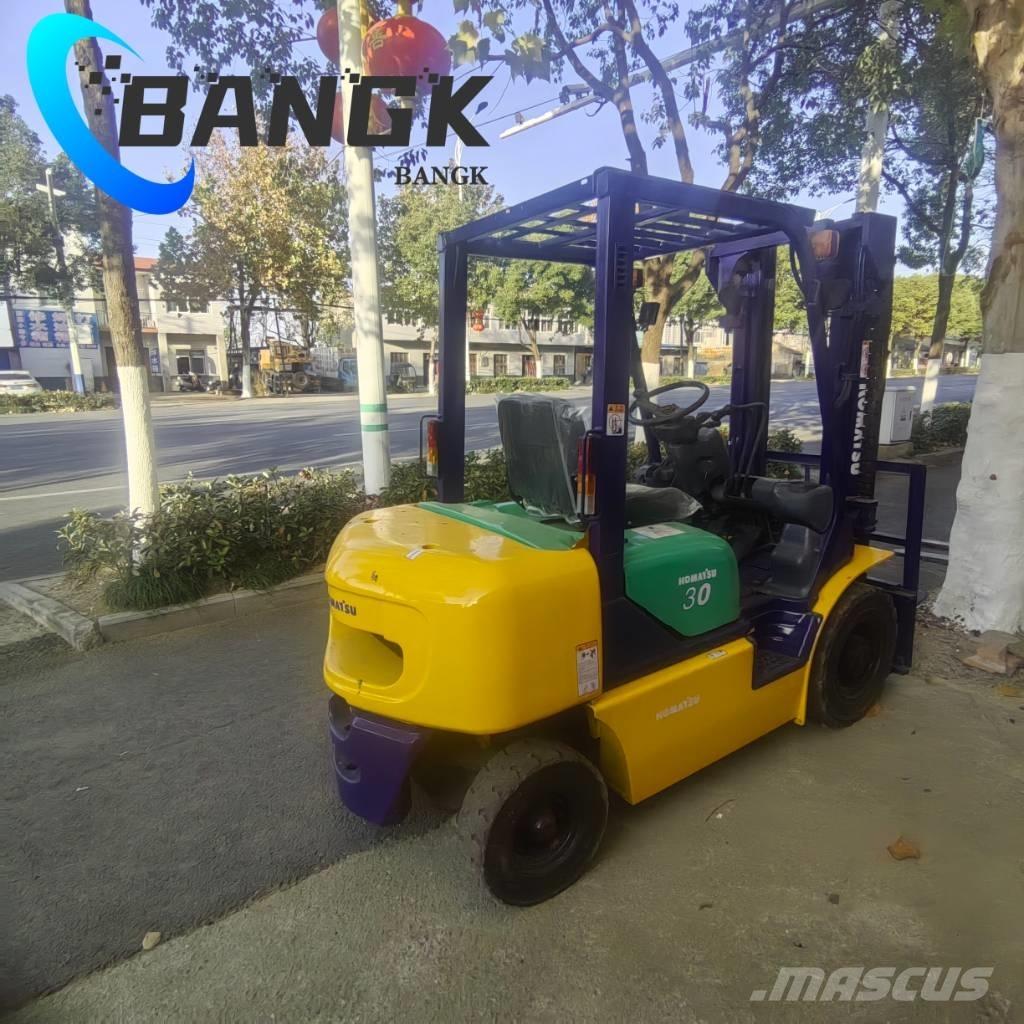 Komatsu FD 30 柴油卡車