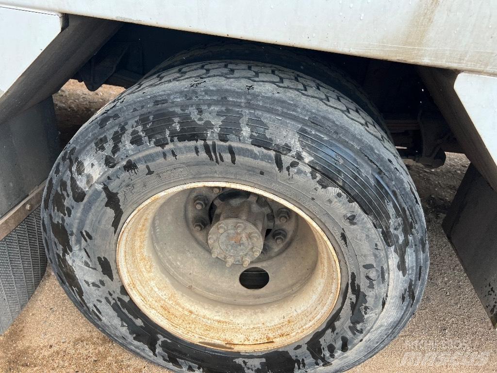Ford F 750 XL 都市/通用型車輛